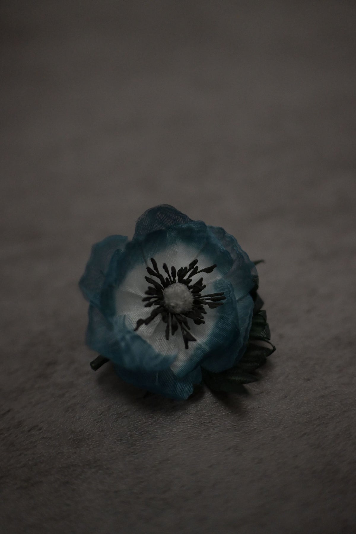 百花形染|銀蓮花心口針