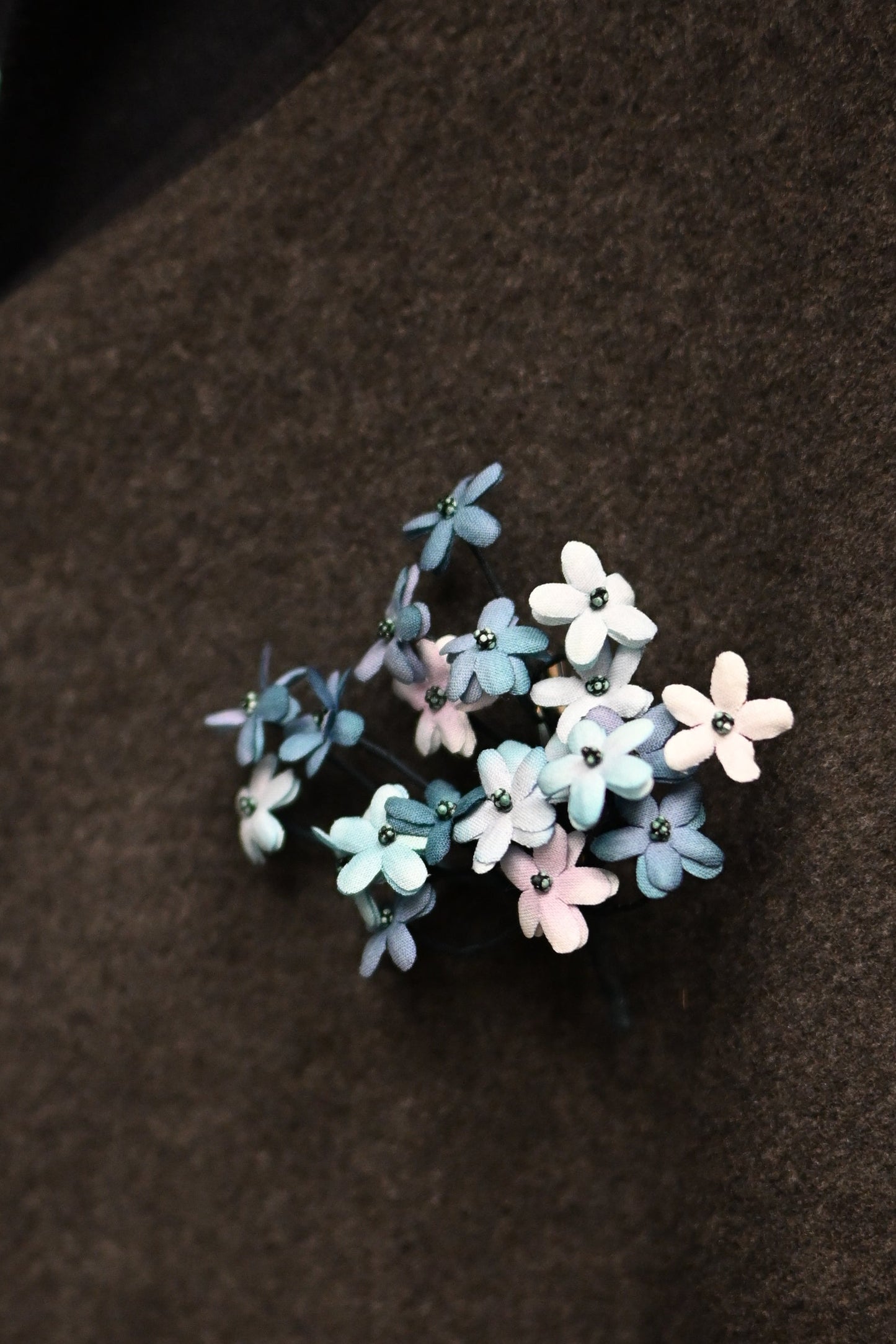 琉璃|瑠璃茉莉心口針