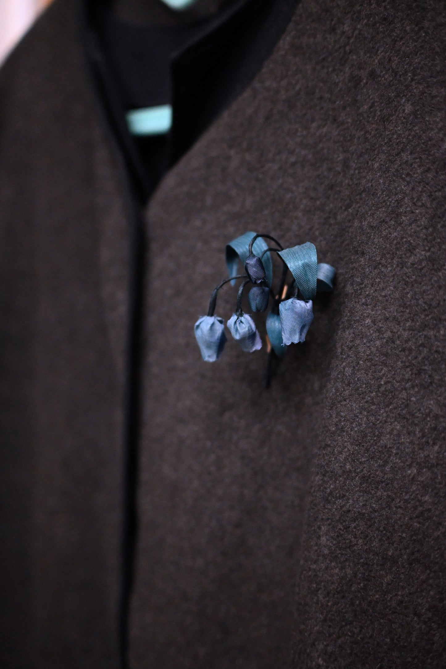 琉璃|宮燈百合心口針