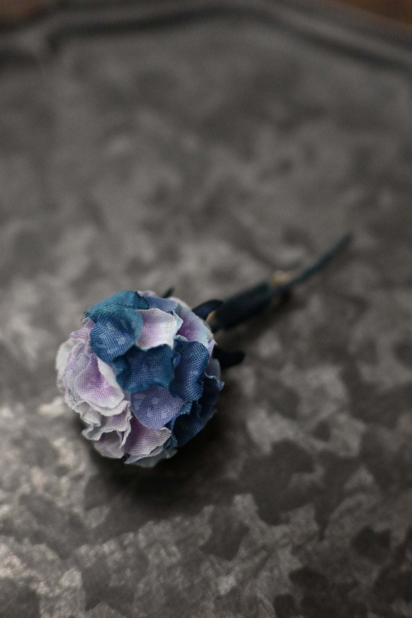 琉璃｜松蟲草果心口針