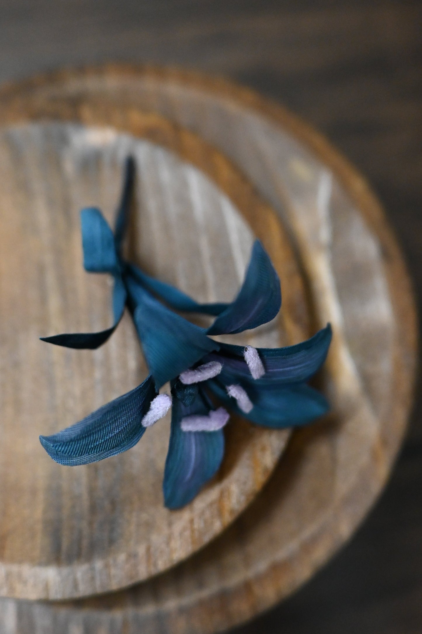 琉璃｜高砂百合心口針