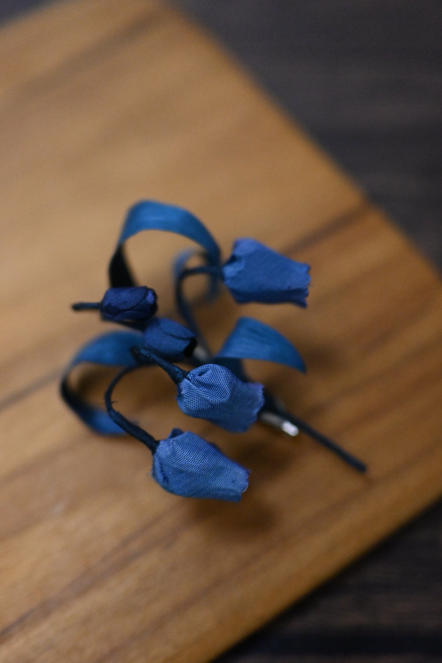 琉璃｜宮燈百合心口針