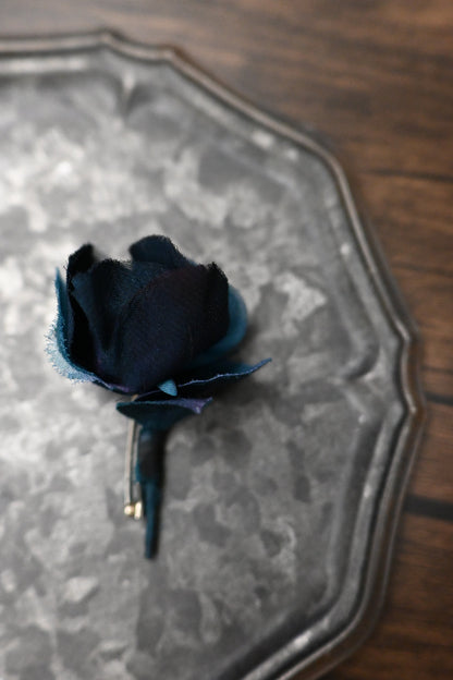 琉璃｜洋桔梗心口針