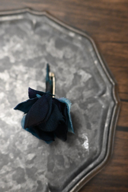 琉璃｜洋桔梗心口針