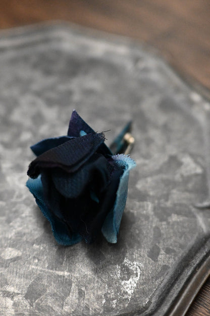 琉璃｜洋桔梗心口針