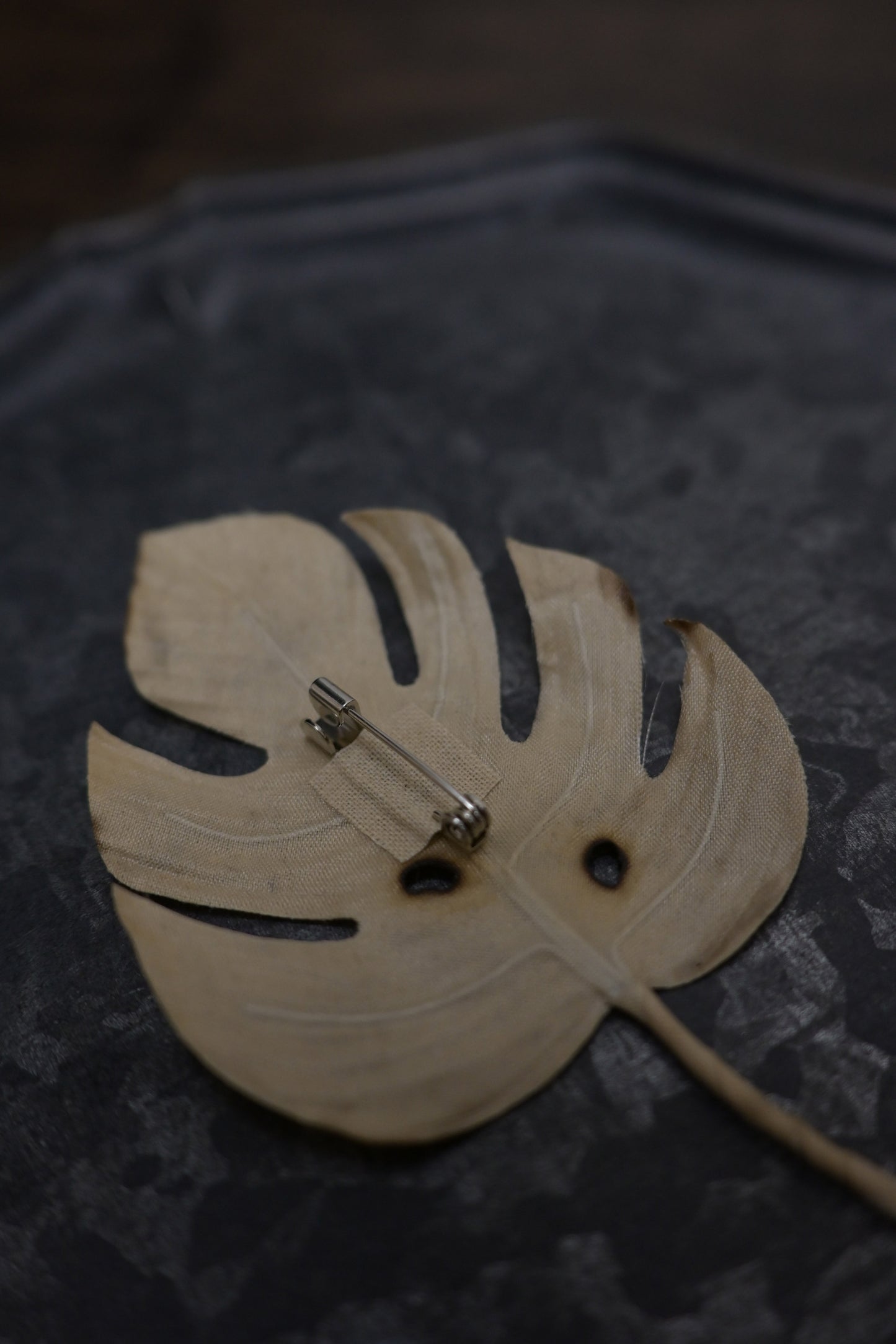 天然染｜龜背竹心口針