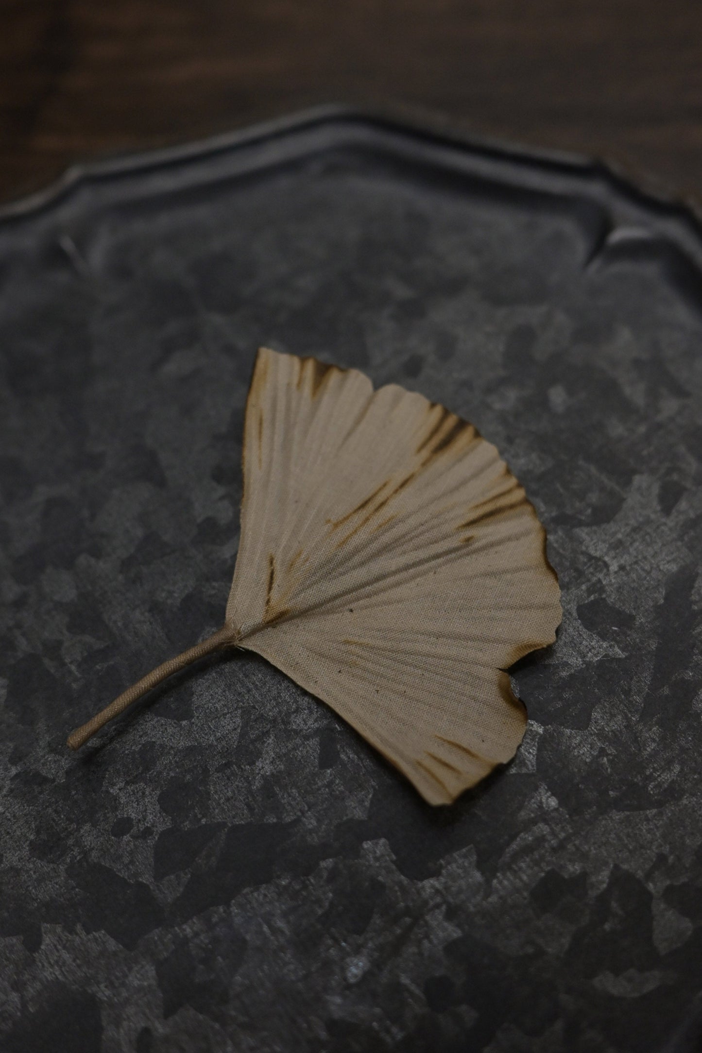 天然染｜銀杏心口針