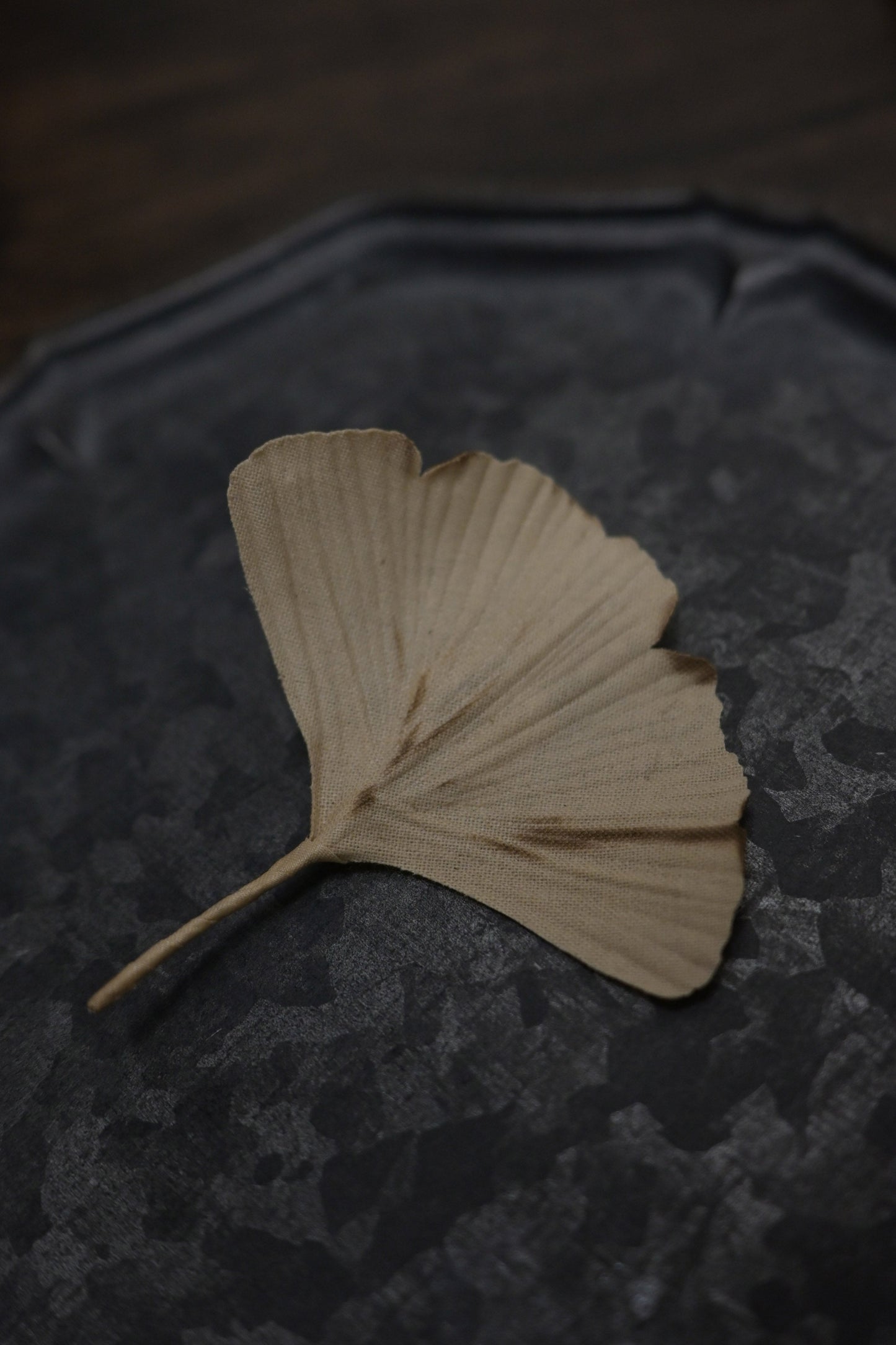 天然染｜銀杏心口針