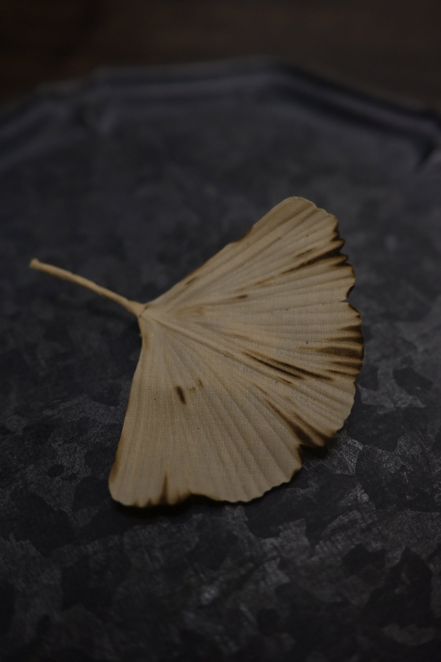 天然染｜銀杏心口針