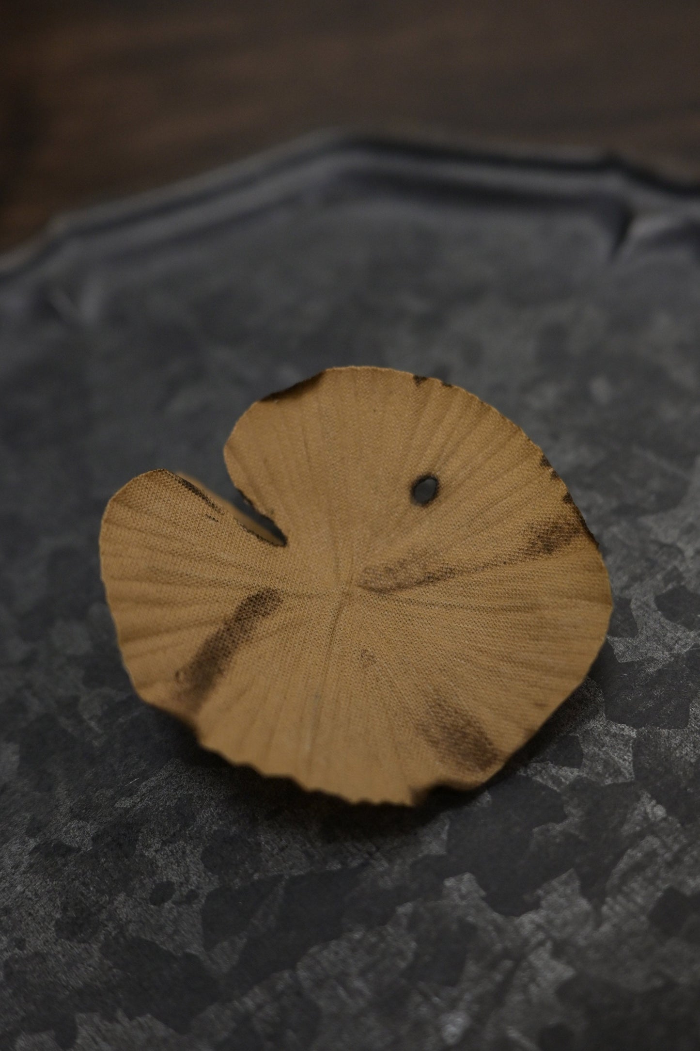 天然染｜荷葉心口針