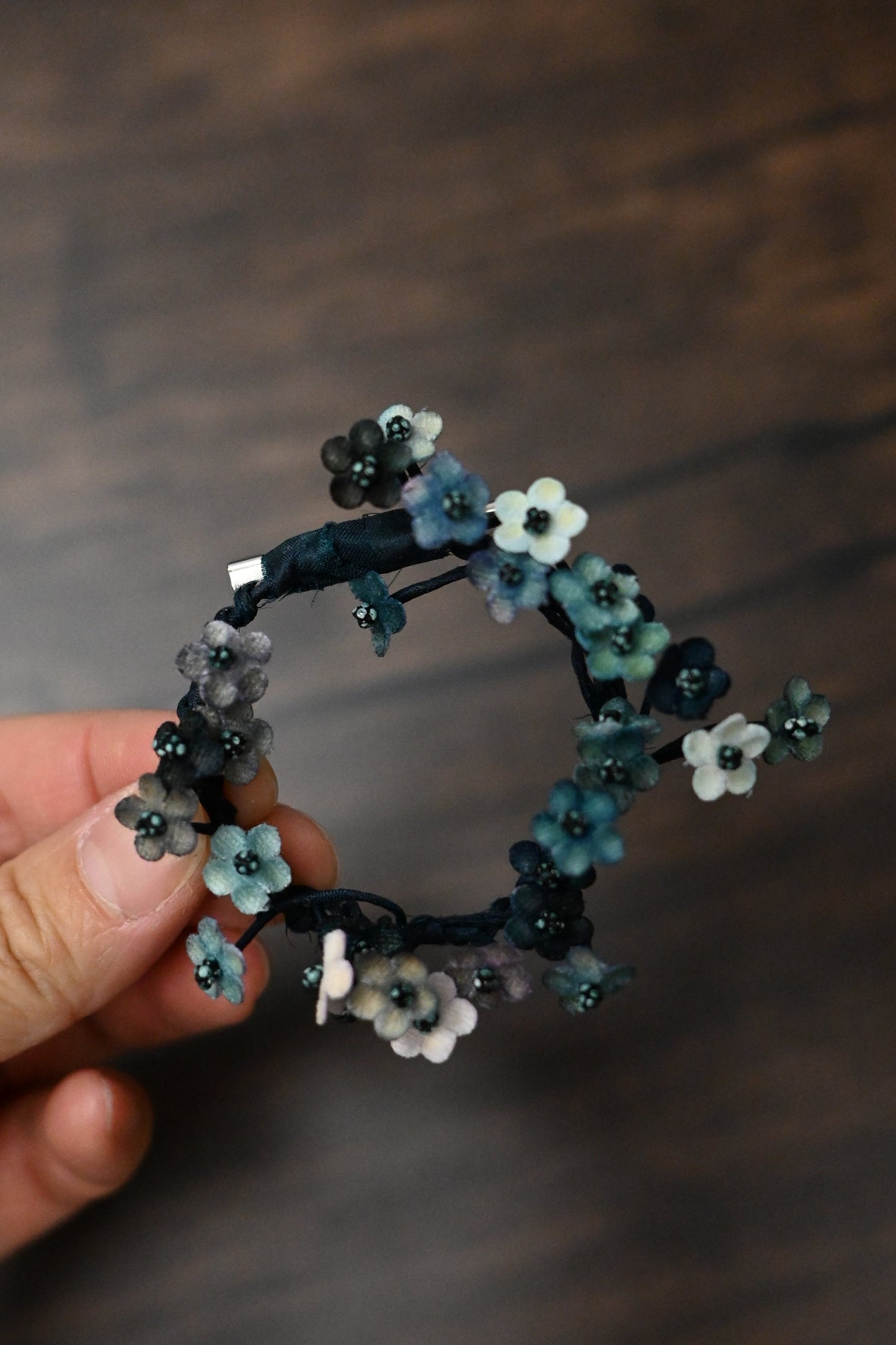 琉璃｜五瓣小花心口針