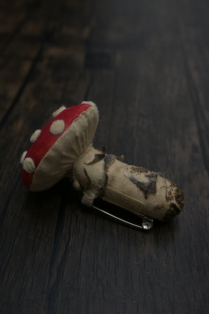 毒蠅傘｜紅色小毒菇｜心口針