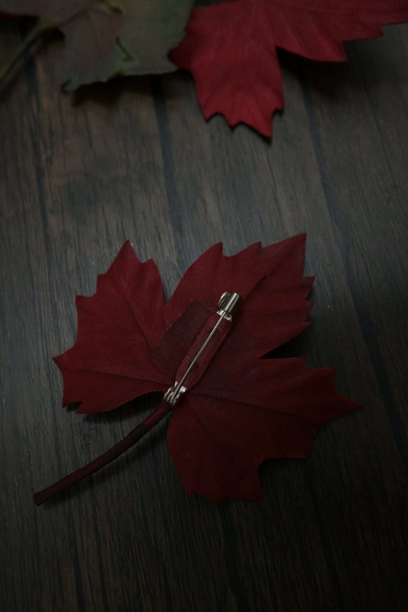 落葉｜紅葉心口針