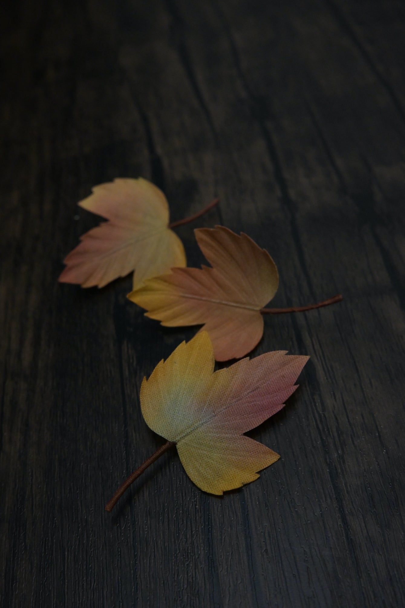 落葉｜小葡萄葉心口針