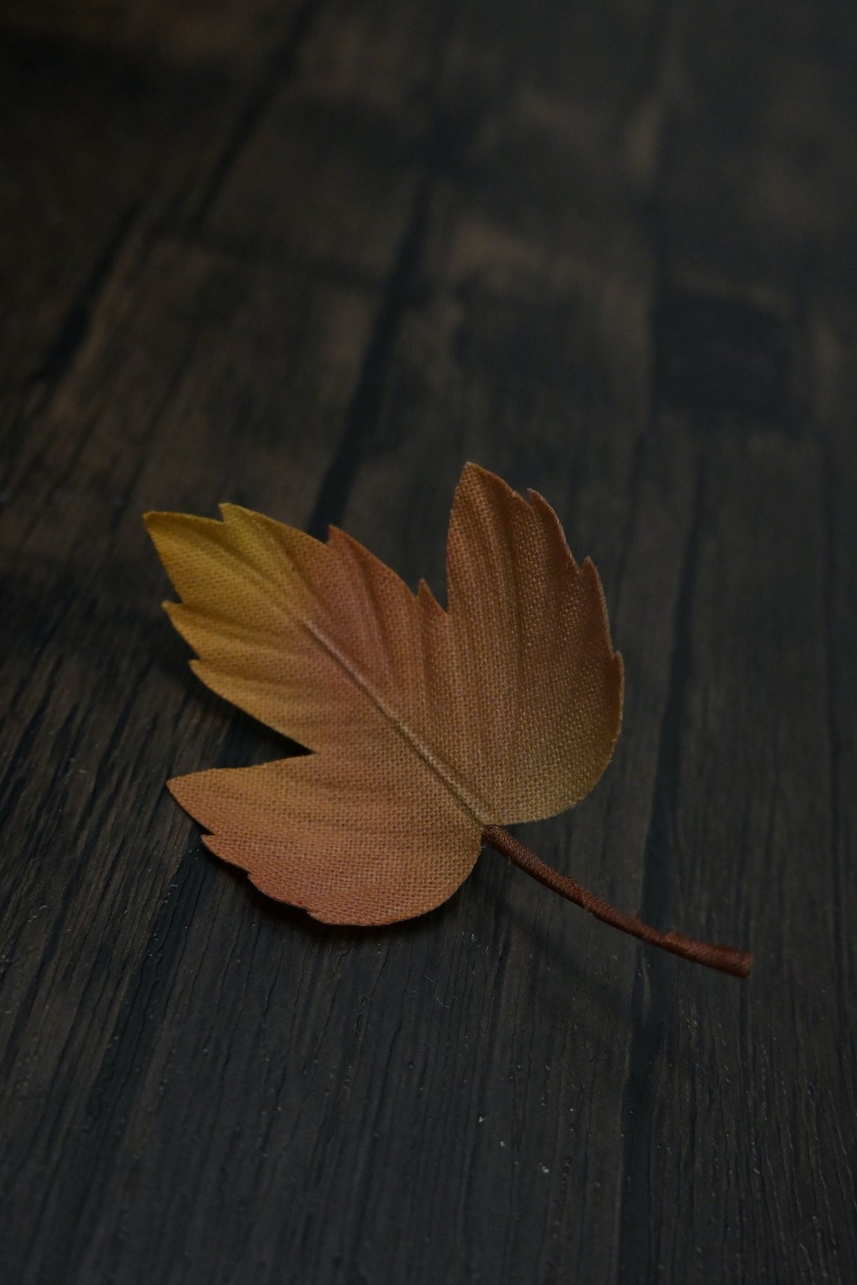 落葉｜小葡萄葉心口針