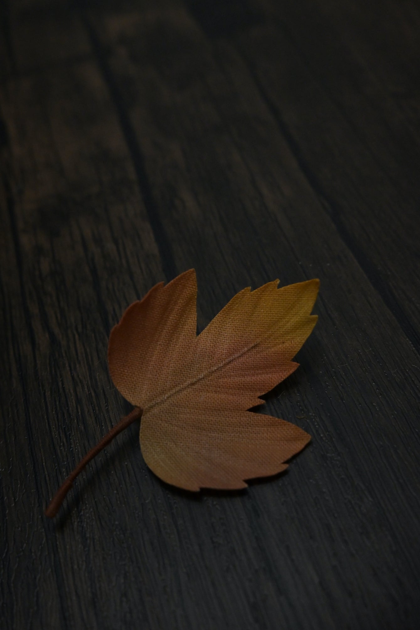 落葉｜小葡萄葉心口針