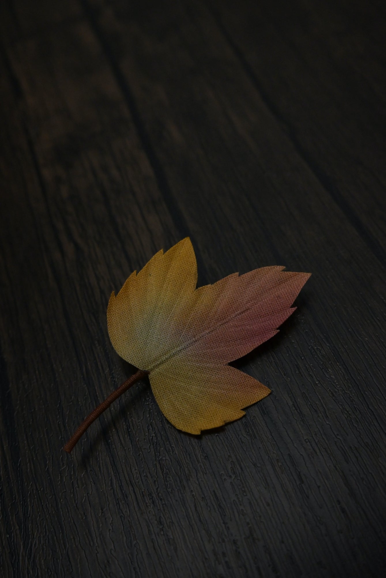 落葉｜小葡萄葉心口針