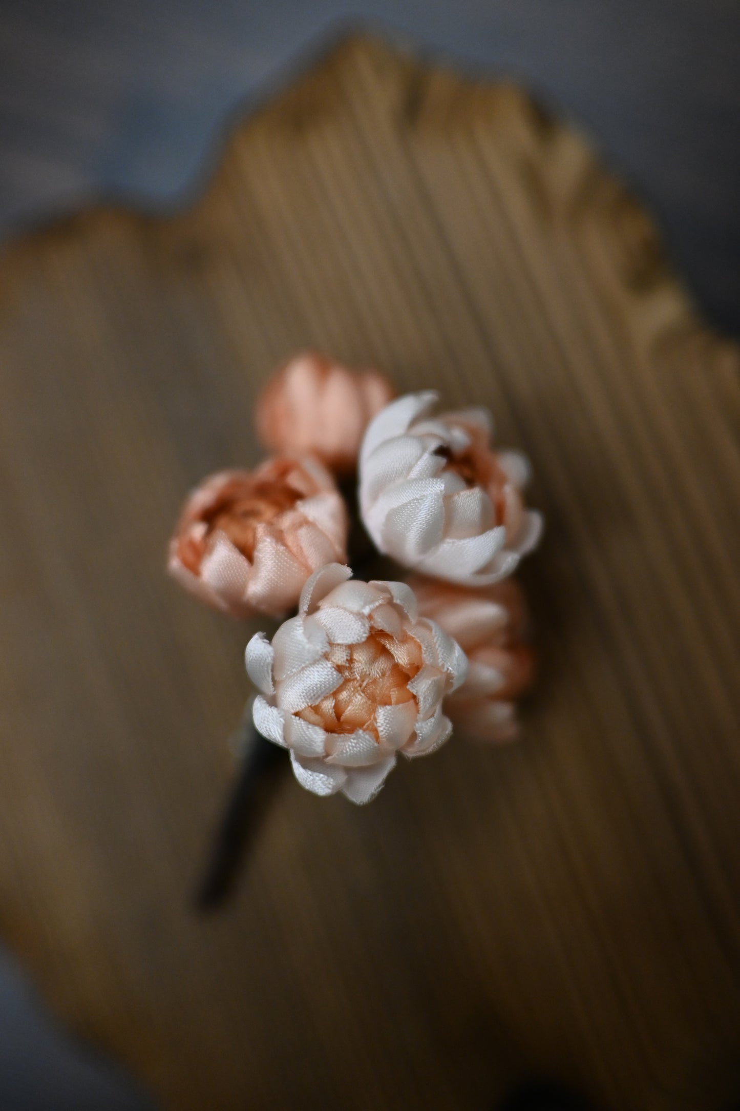 迷你小菊心口針班