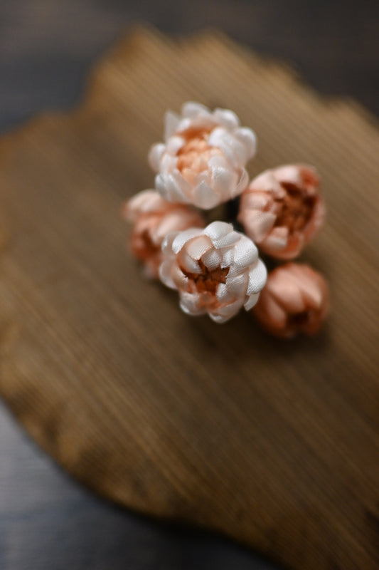 迷你小菊心口針班